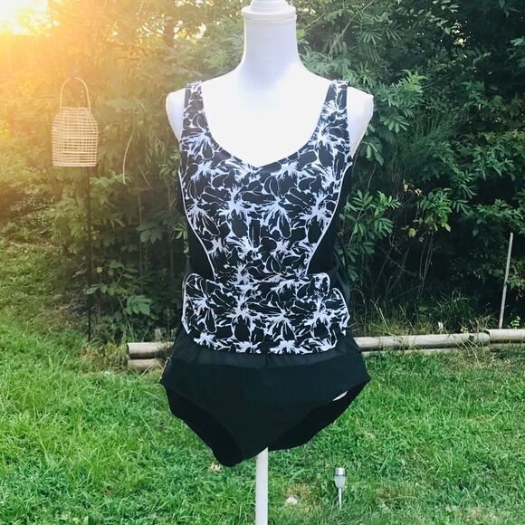 NEW Fashion to Figure Bathing Suit - Picture 6 of 6